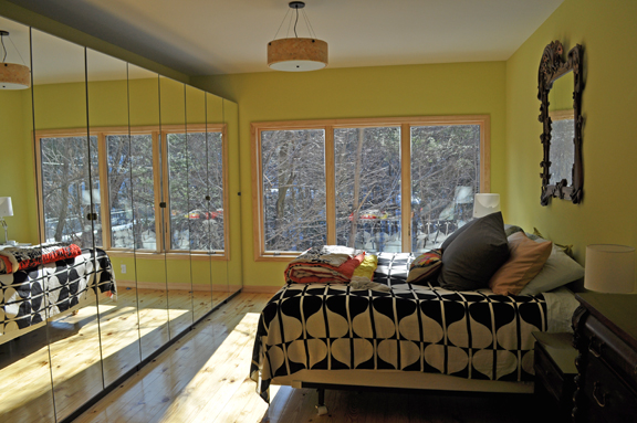 Master bedroom. Photo by David wineberg